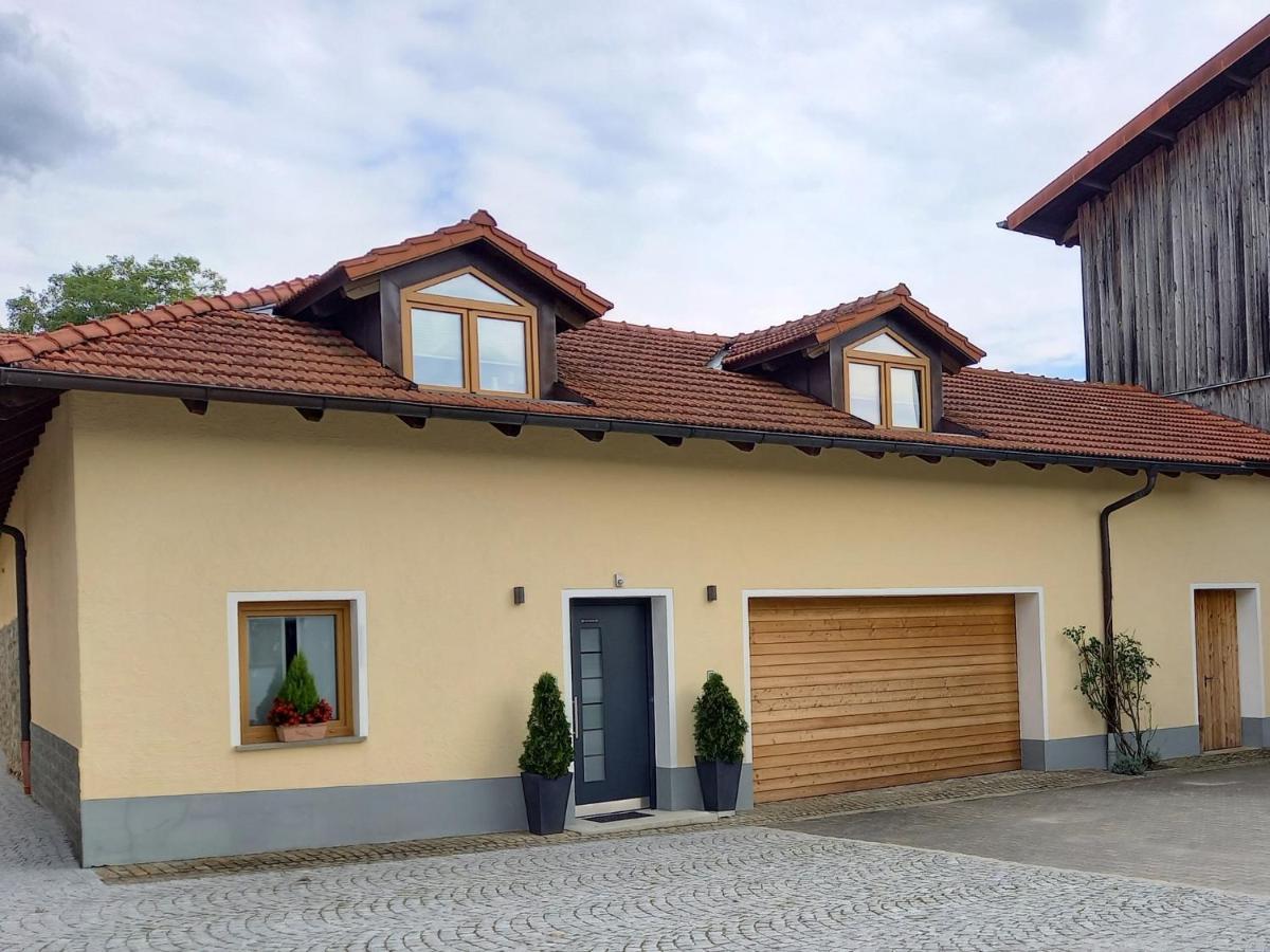 Ferienwohnung Am Dreiseithof Хауценберг Екстериор снимка