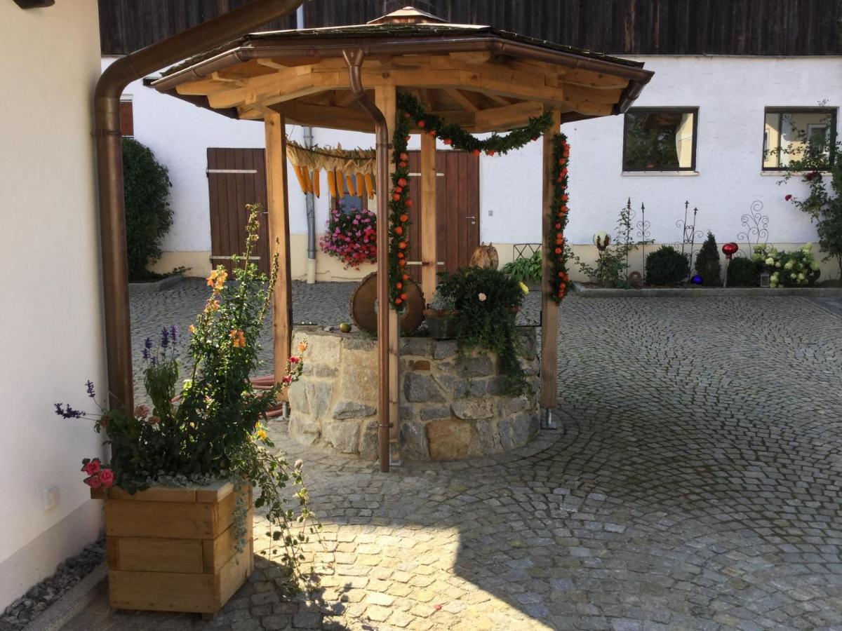 Ferienwohnung Am Dreiseithof Хауценберг Екстериор снимка
