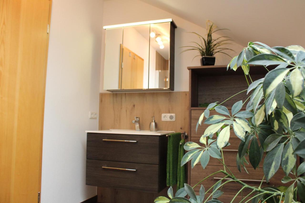 Ferienwohnung Am Dreiseithof Хауценберг Екстериор снимка