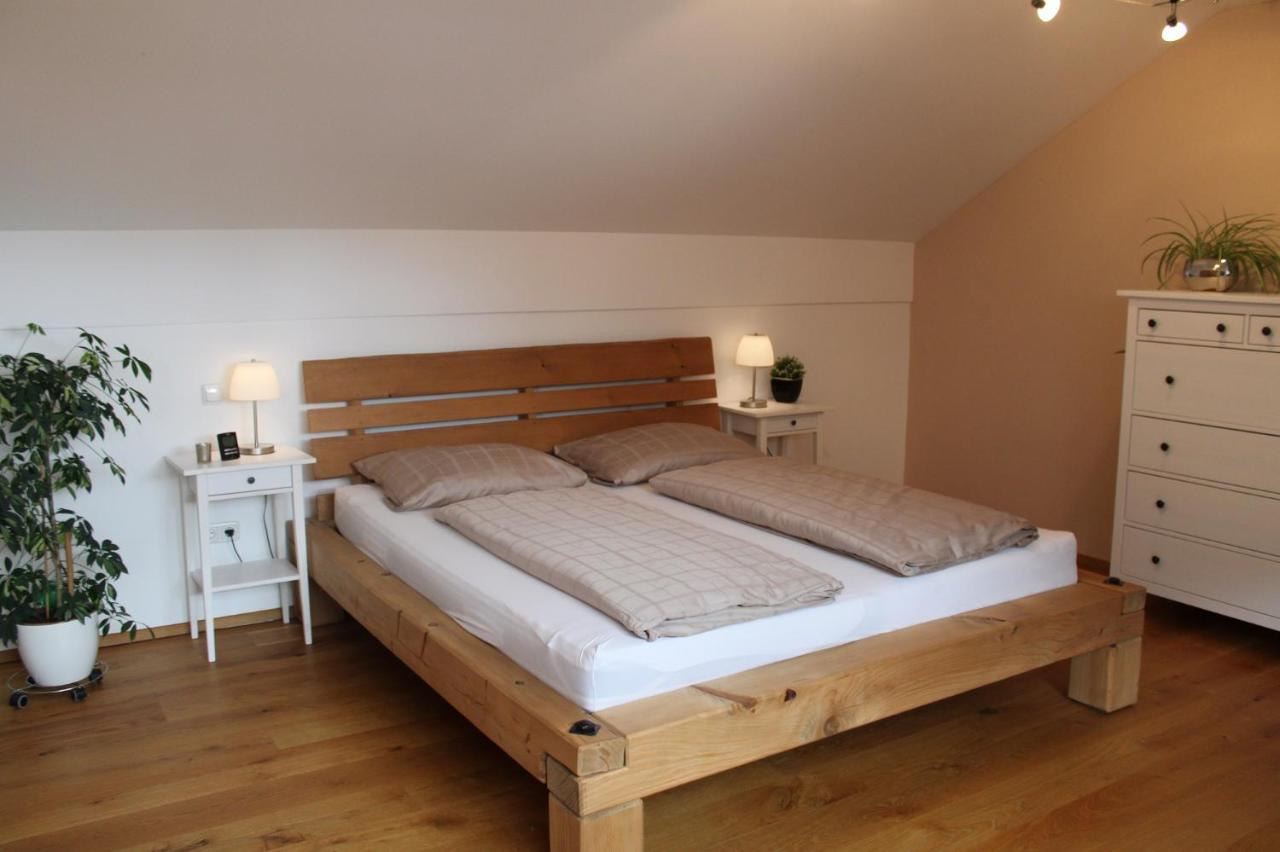 Ferienwohnung Am Dreiseithof Хауценберг Екстериор снимка